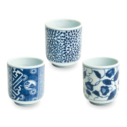 Tea cup - Random blue motifs